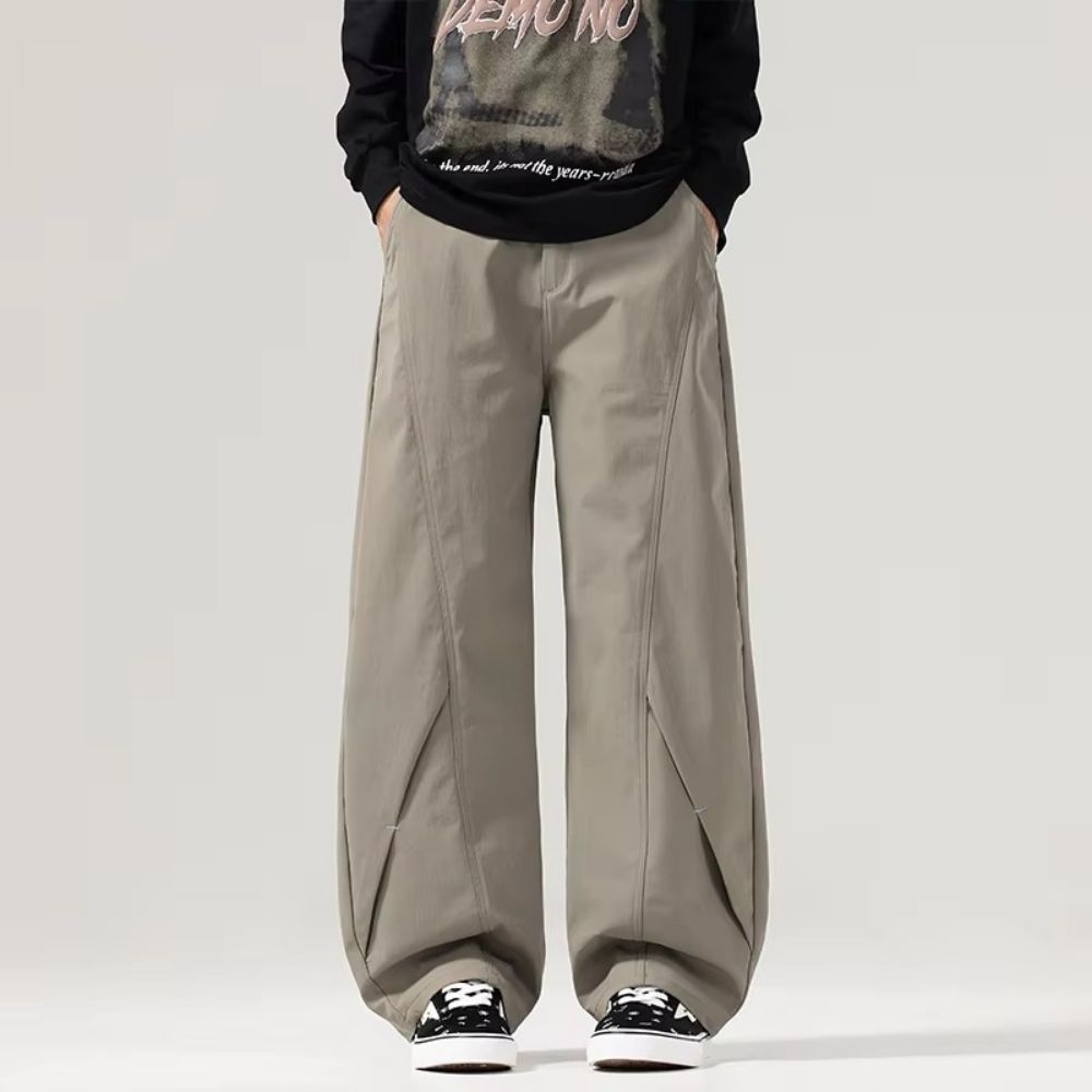 Men's wide leg cargo pants
