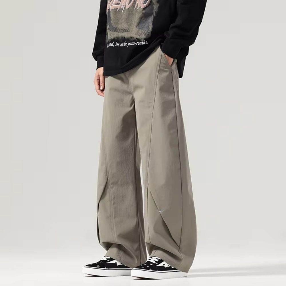 Men's wide leg cargo pants